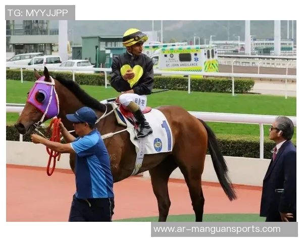 足球中场黄金组合解析：掌控比赛节奏的战略布局与默契配合