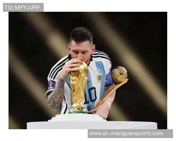 梅西C罗对决激烈再起全球瞩目 足球巨星未来走势与历史地位分析